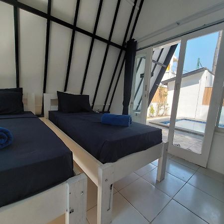 Sanctum Dive Bungalows With Private Pool Τζίλι Τραγουανγκάν Εξωτερικό φωτογραφία