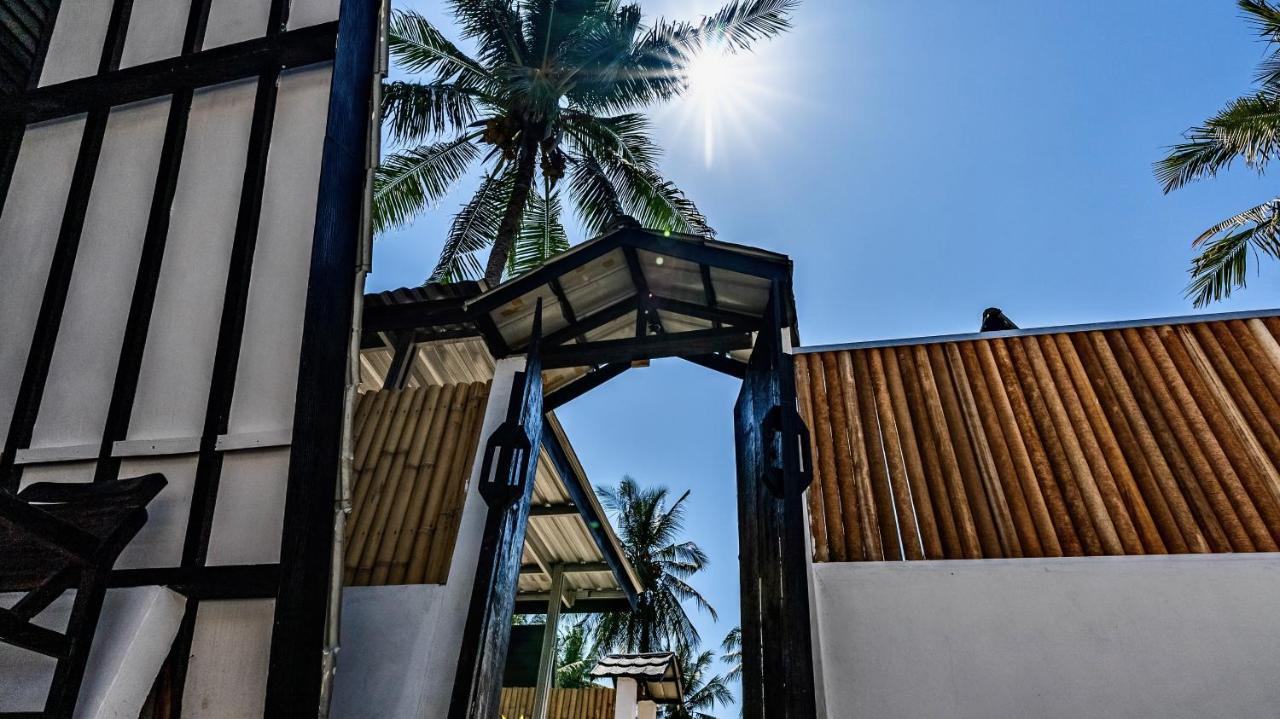 Sanctum Dive Bungalows With Private Pool Τζίλι Τραγουανγκάν Εξωτερικό φωτογραφία