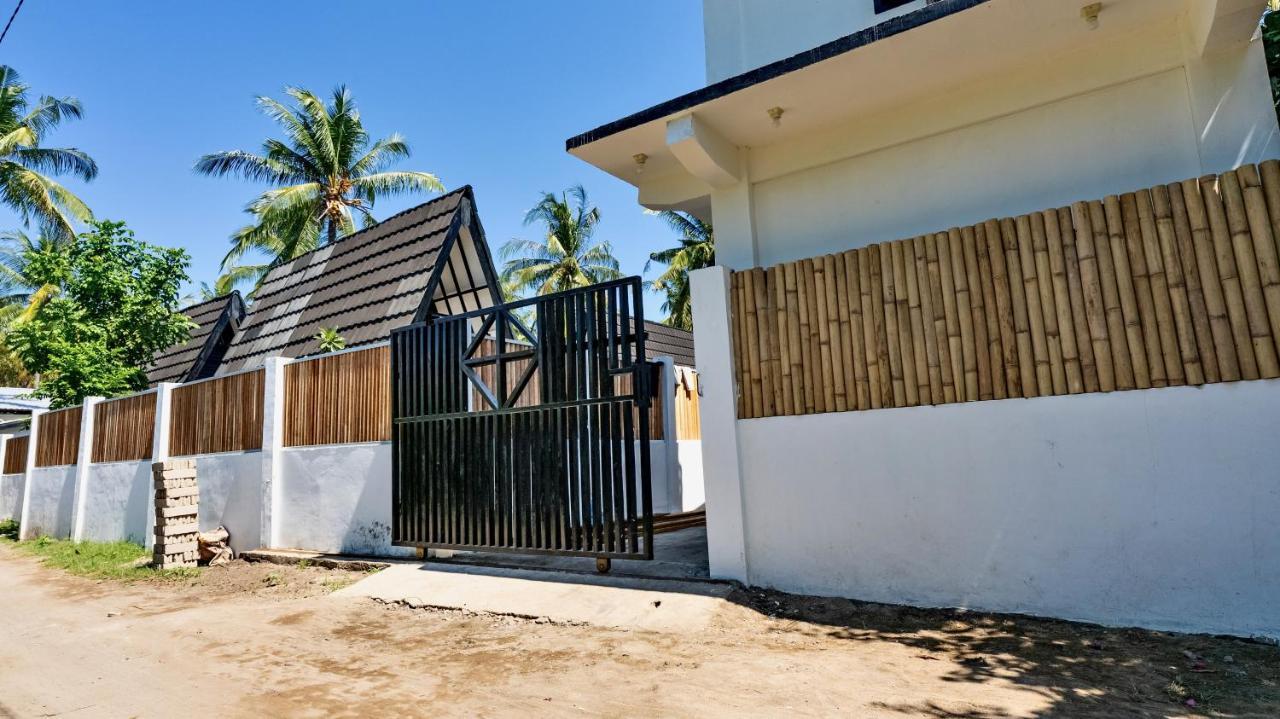Sanctum Dive Bungalows With Private Pool Τζίλι Τραγουανγκάν Εξωτερικό φωτογραφία